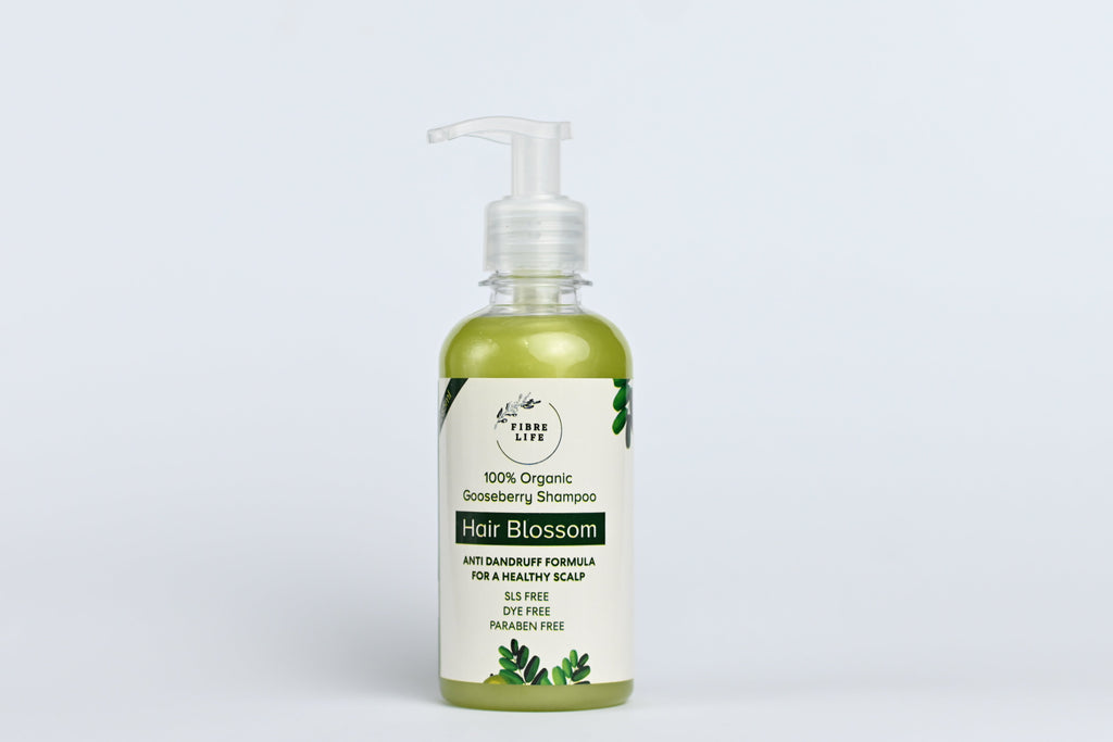 Sulfate-free aloe vera shampoo restores moisture and controls frizz naturally.
