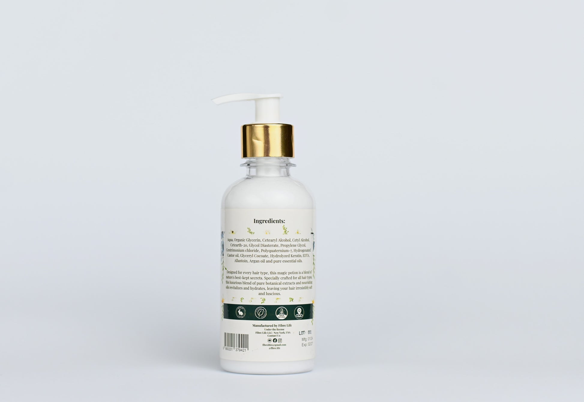 Organic hair conditioner Pakistan repairs damage and restores shine.
